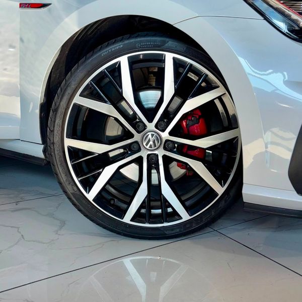2018-Volkswagen-Golf-DSG image:3
