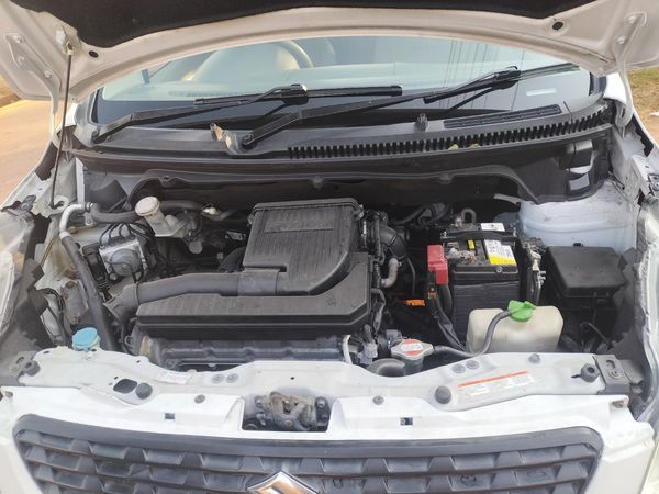 2016-Suzuki-Ertiga-14-GA image:11
