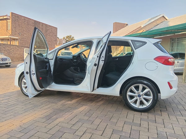 2019-Ford-Fiesta-10-Ecoboost-Titanium-5dr-Automatic image:10