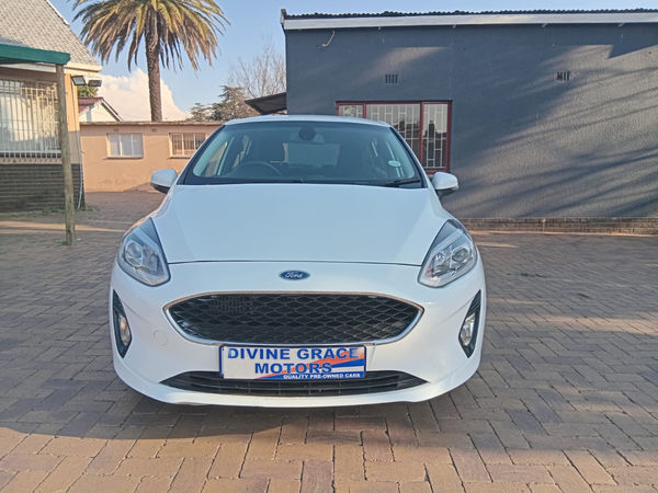 2019-Ford-Fiesta-10-Ecoboost-Titanium-5dr-Automatic image:1