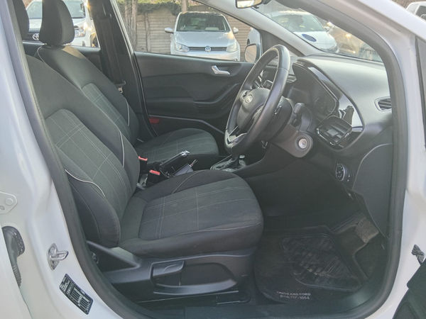 2019-Ford-Fiesta-10-Ecoboost-Titanium-5dr-Automatic image:4