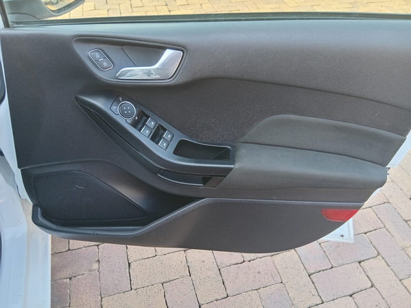 2019-Ford-Fiesta-10-Ecoboost-Titanium-5dr-Automatic image:6