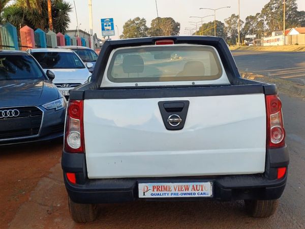 2013-Nissan-NP200-16-AC-Safety-Pack image:5