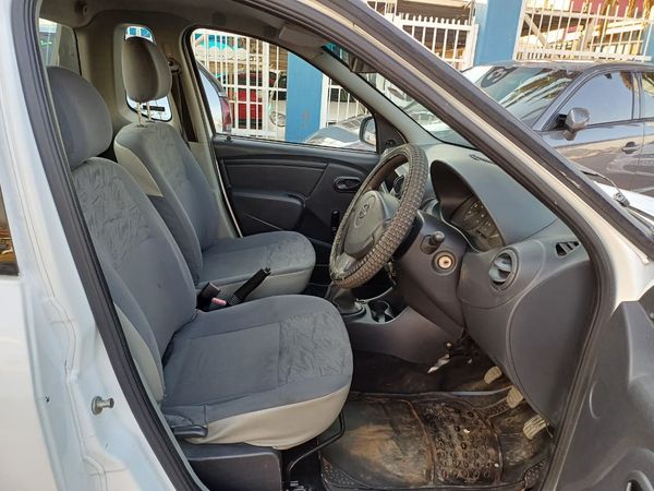 2013-Nissan-NP200-16-AC-Safety-Pack image:8