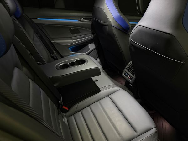 2025-Volkswagen-Golf-8-20-TSI-R-DSG image:14