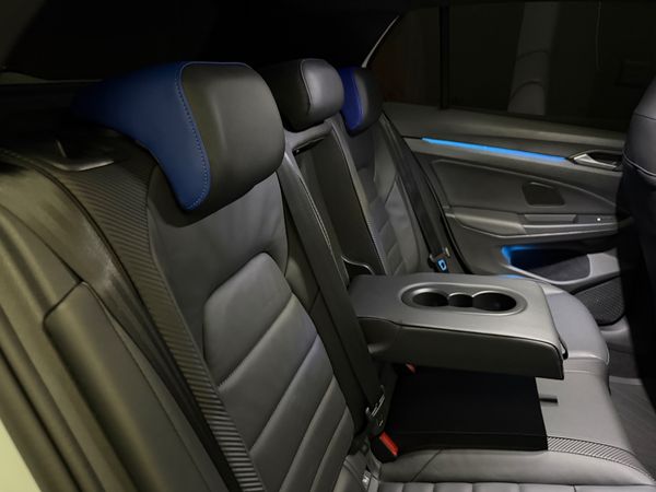 2025-Volkswagen-Golf-8-20-TSI-R-DSG image:15