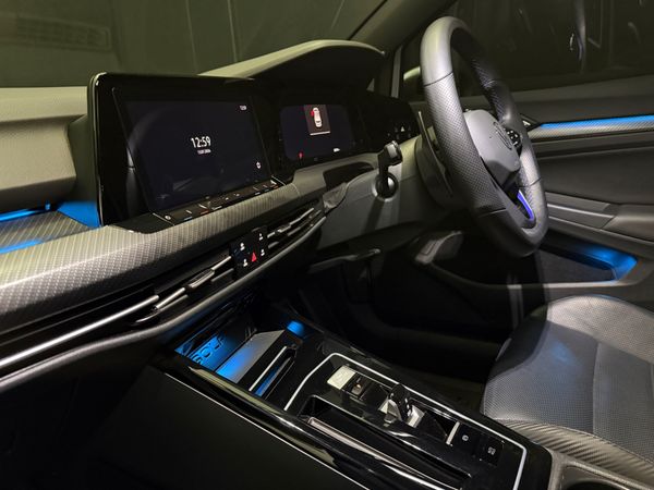 2025-Volkswagen-Golf-8-20-TSI-R-DSG image:25