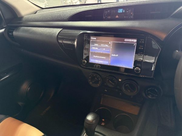 2019-Toyota-Hilux-24-GD-6-SRX-4x4-Auto-Double-Cab image:9