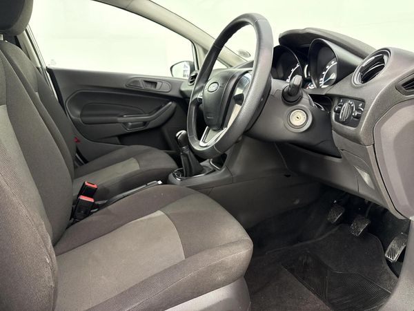 2017-Ford-Fiesta-14-Ambiente-5-dr image:9