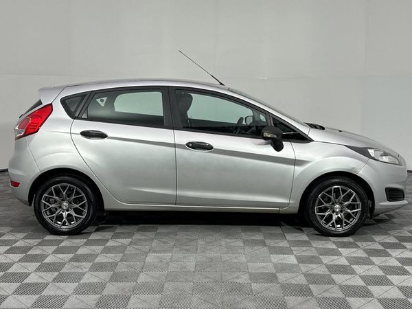2017-Ford-Fiesta-14-Ambiente-5-dr image:15