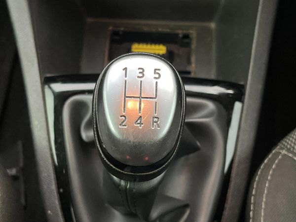 2020-Renault-Clio-IV-900T-Authentique-5-dr-66kW image:9