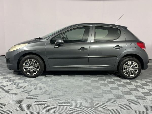 2011-Peugeot-207-14-PopArt-5-dr image:15
