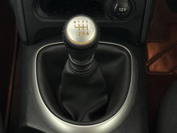 2013-Nissan-Qashqai-20-Acenta image:10