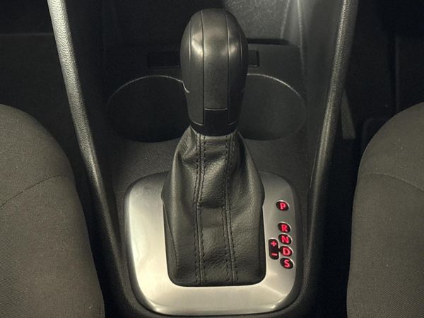 2024-Volkswagen-Polo-Vivo-16-Comfortline-Auto-5-dr image:10