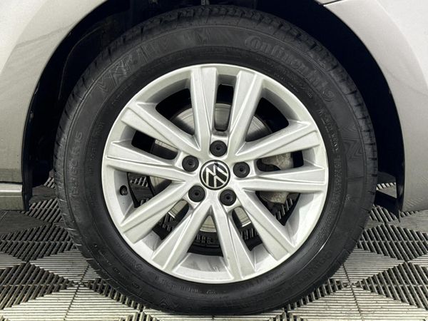 2024-Volkswagen-Polo-Vivo-16-Comfortline-Auto-5-dr image:5