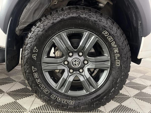 2021-Toyota-Hilux-24-GD-6-Raised-Body-Raider-Auto-Extended-Cab image:3