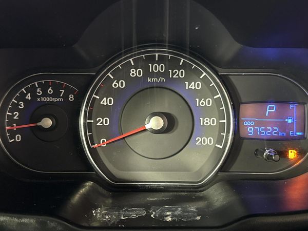 2016-Hyundai-i10-11-Motion-Auto image:2