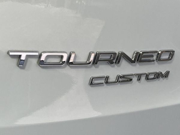 2018-Ford-Tourneo-Custom-22-TDCi-Trend-LWB-92kW image:11