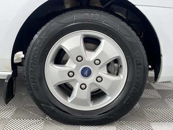 2018-Ford-Tourneo-Custom-22-TDCi-Trend-LWB-92kW image:5