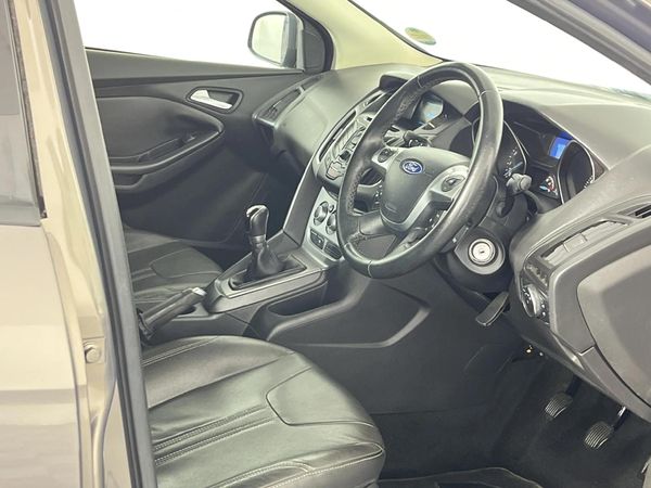 2013-Ford-Focus-20-GDi-Trend-5-dr image:9