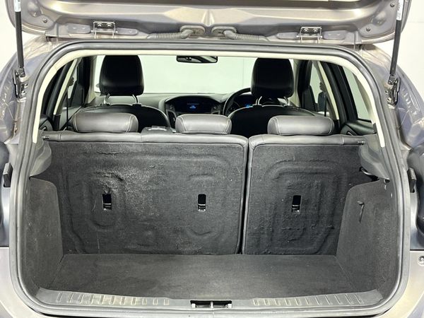 2013-Ford-Focus-20-GDi-Trend-5-dr image:13