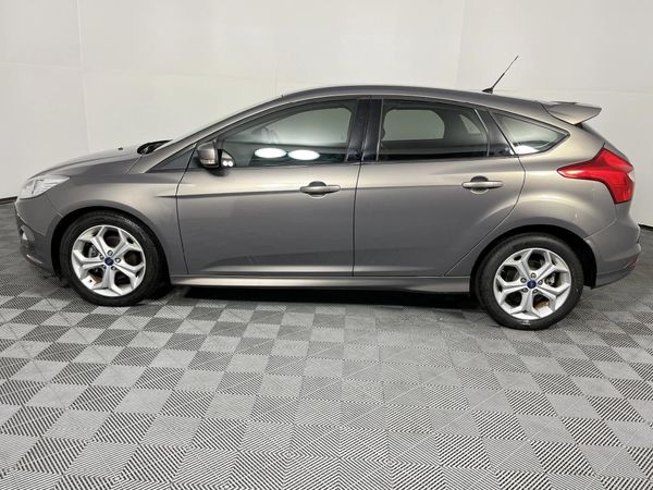 2013-Ford-Focus-20-GDi-Trend-5-dr image:18