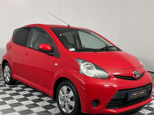 2012-Toyota-Aygo-10-Wild-5-dr image:12