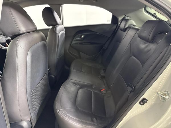 2013-Kia-Rio-14-Tec-5-dr image:3