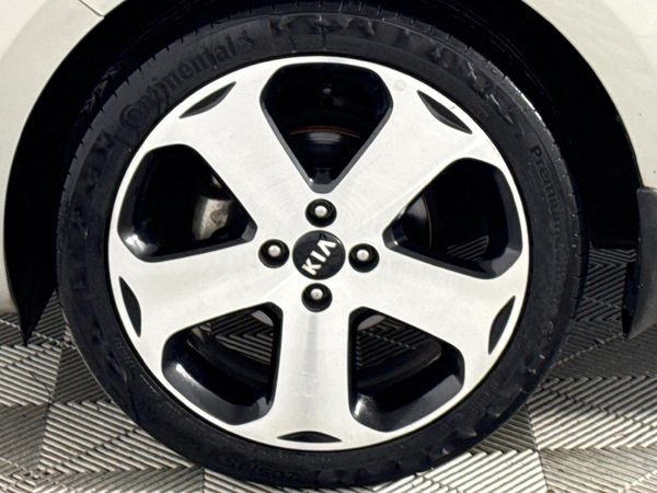 2013-Kia-Rio-14-Tec-5-dr image:4