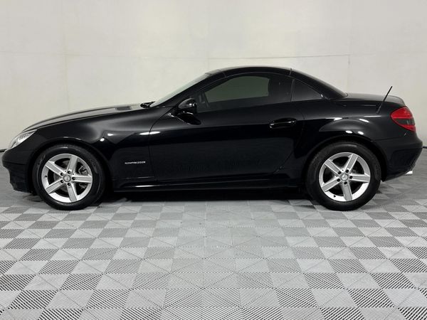 2008-Mercedes-Benz-SLK-200-Kompressor-Auto image:13