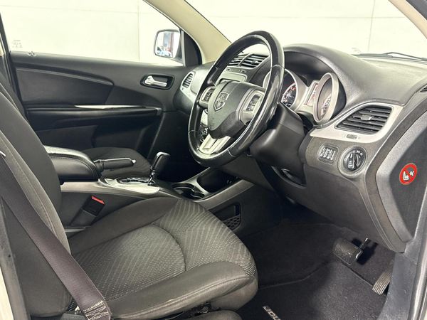 2015-Dodge-Journey-36-V6-SXT-Auto image:9