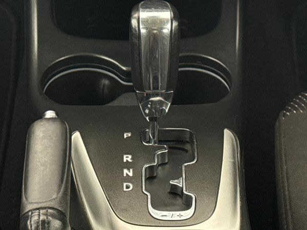 2015-Dodge-Journey-36-V6-SXT-Auto image:10