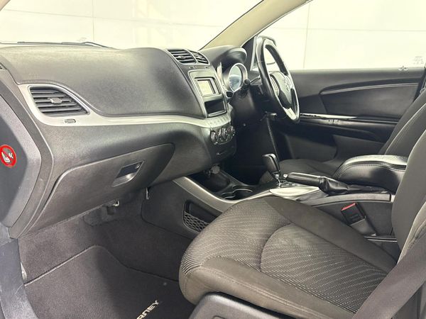 2015-Dodge-Journey-36-V6-SXT-Auto image:8