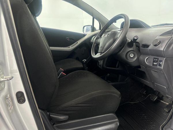 2008-Toyota-Yaris-T1-5-dr image:9
