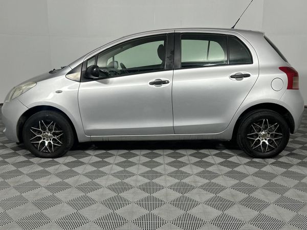 2008-Toyota-Yaris-T1-5-dr image:18