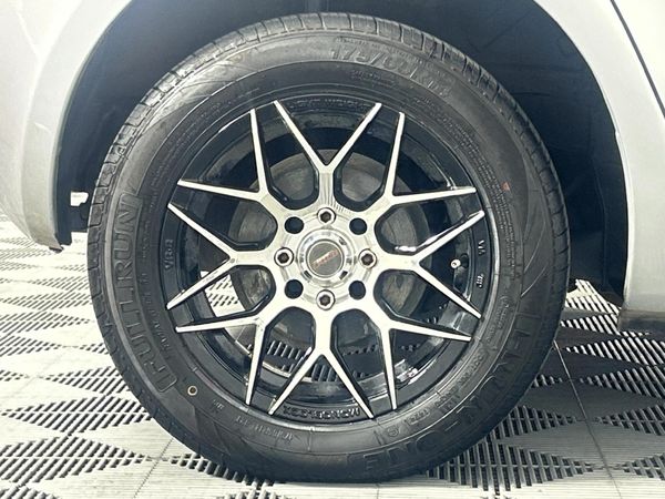 2008-Toyota-Yaris-T1-5-dr image:7