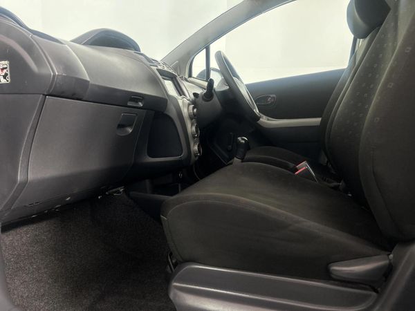 2008-Toyota-Yaris-T1-5-dr image:8