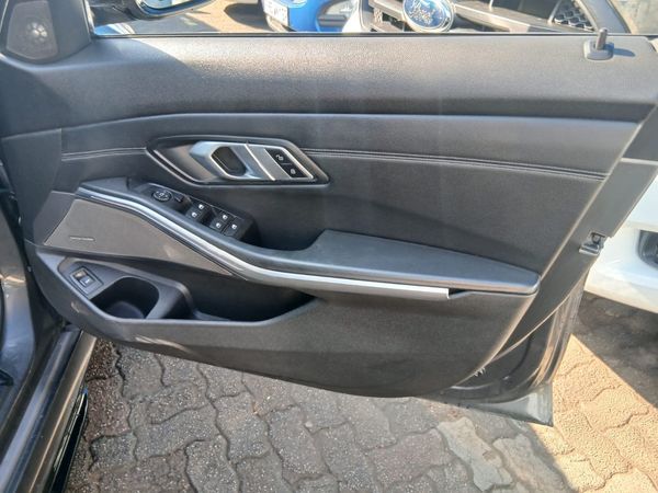 2019-BMW-3-Series-320i-M-Sport-Auto image:9