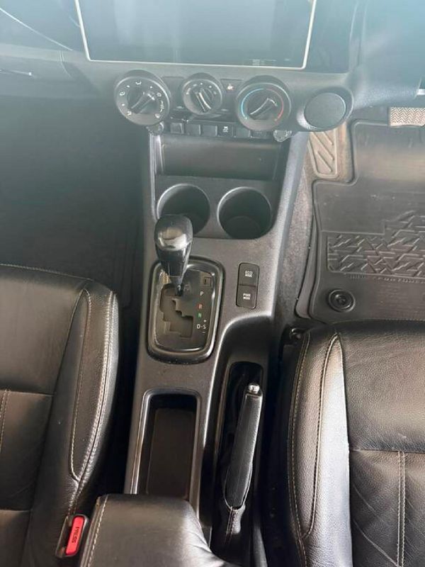 2019-Toyota-Hilux-28-GD-6-Raised-Body-Raider-Auto-Extended-Cab image:12