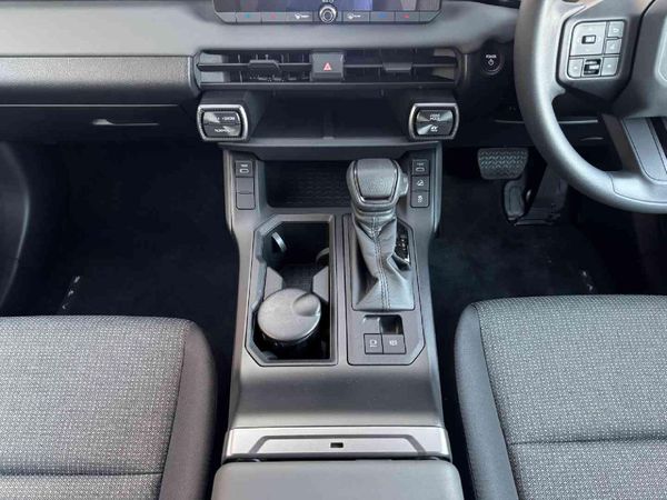 2026-Toyota-RAV4-25-GX-Hybrid-CVT-Auto-E-Four image:8