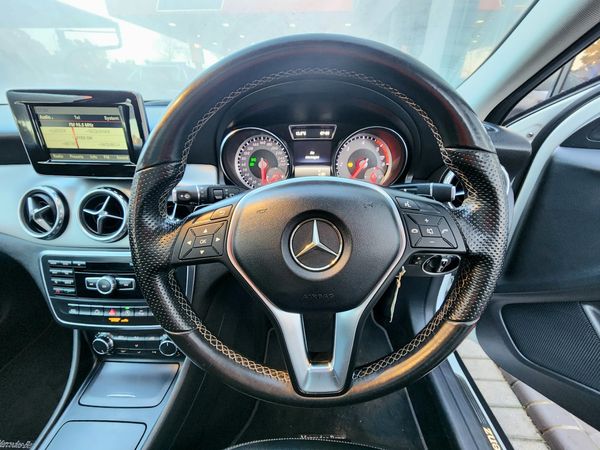 2015-Mercedes-Benz-GLA-220-CDI-Auto-4Matic image:10