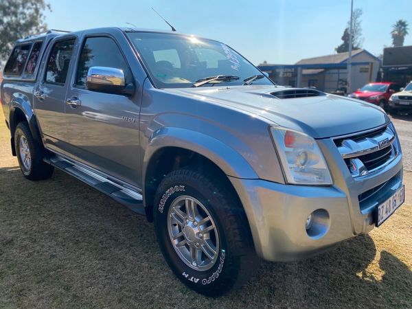 2012-Isuzu-KB-300D-Teq-Double-Cab-LX image:3