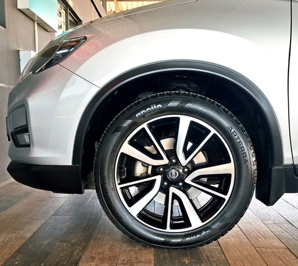 2021-Nissan-X-Trail-25-Tekna-4x4-Auto-7-seat image:8