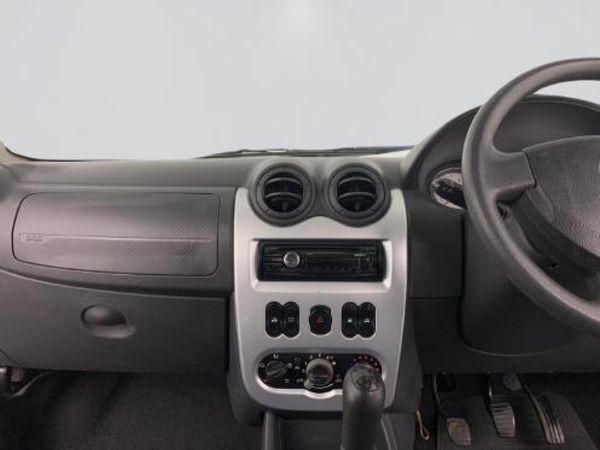 2013-Renault-Sandero-16-Expression image:11
