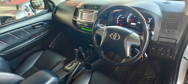 2015-Toyota-Fortuner-30-D-4D-4x4-Auto image:8