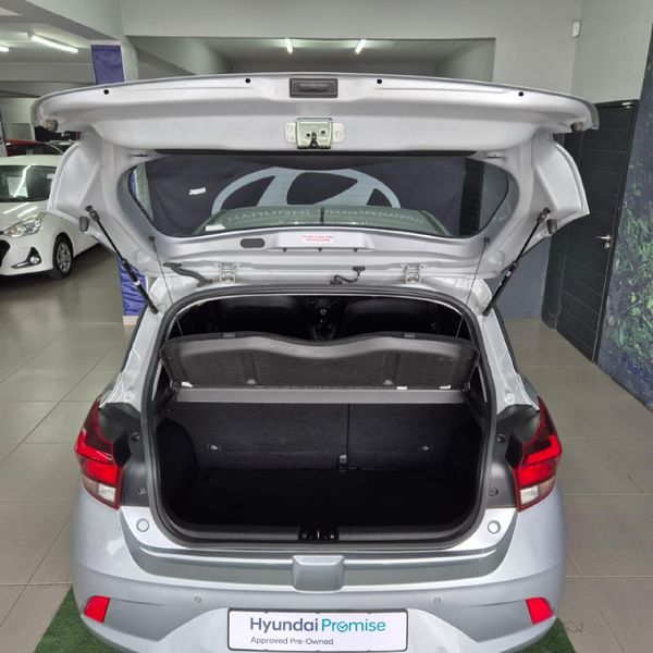 2024-Hyundai-Grand-i10-10-Fluid image:6