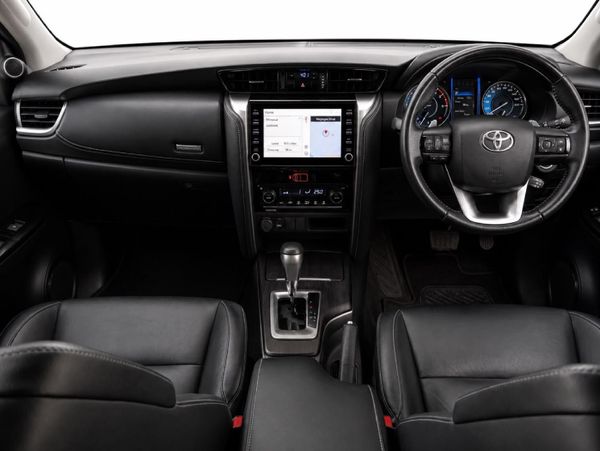 2021-Toyota-Fortuner-28-GD-6-Raised-Body-Auto image:10