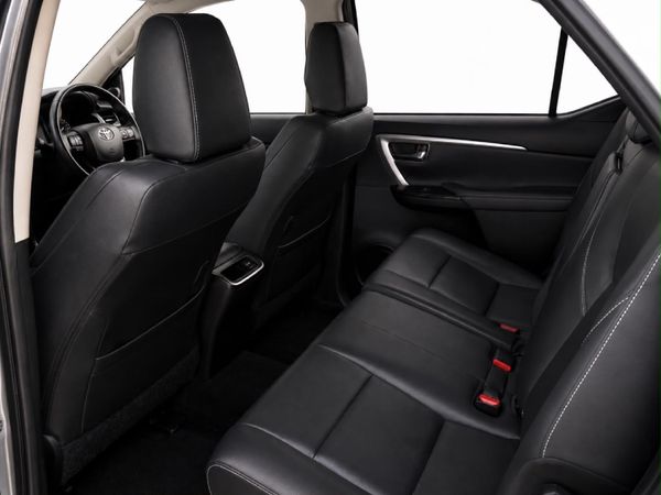 2021-Toyota-Fortuner-28-GD-6-Raised-Body-Auto image:12