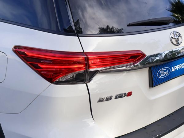 2021-Toyota-Fortuner-28-GD-6-Raised-Body-Auto image:7