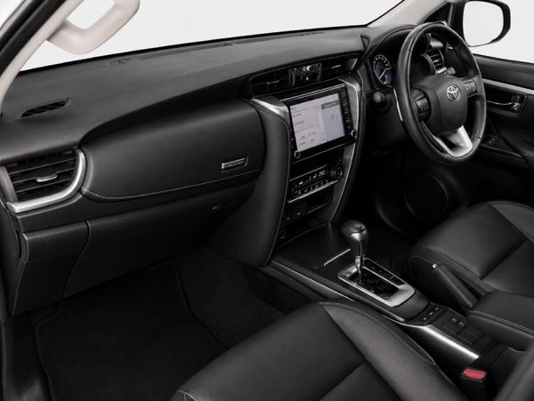 2021-Toyota-Fortuner-28-GD-6-Raised-Body-Auto image:8